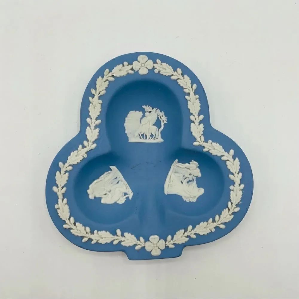 Vintgae Wedgwood Jasperware Club Ahshtray